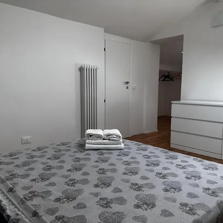 La Spezia 5 Terre Stazione Loft Comodo * Lunense