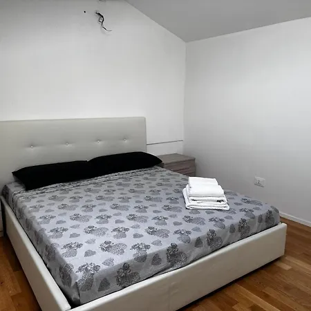 Apartamento La Spezia 5 Terre Stazione Loft Comodo *